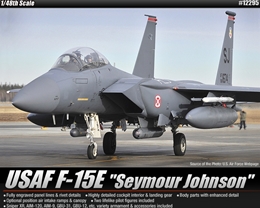 アカデミー1/48 USAF F-15E ”シーモア・ジョンソン” <限定品>         