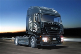 イタレリ1/27 IVECO Stralis Active Space               