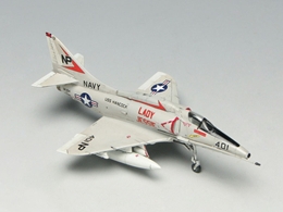 プラッツPD-19 1/144 A-4F スカイホーク“レディー ジェシー”         